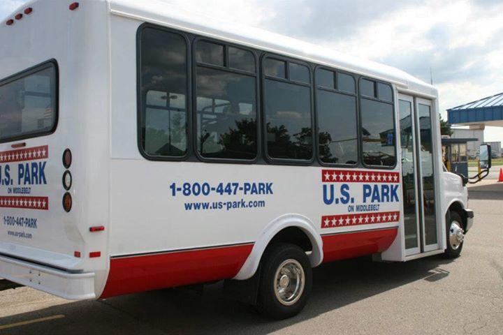 bus from traverse city to detroit airport